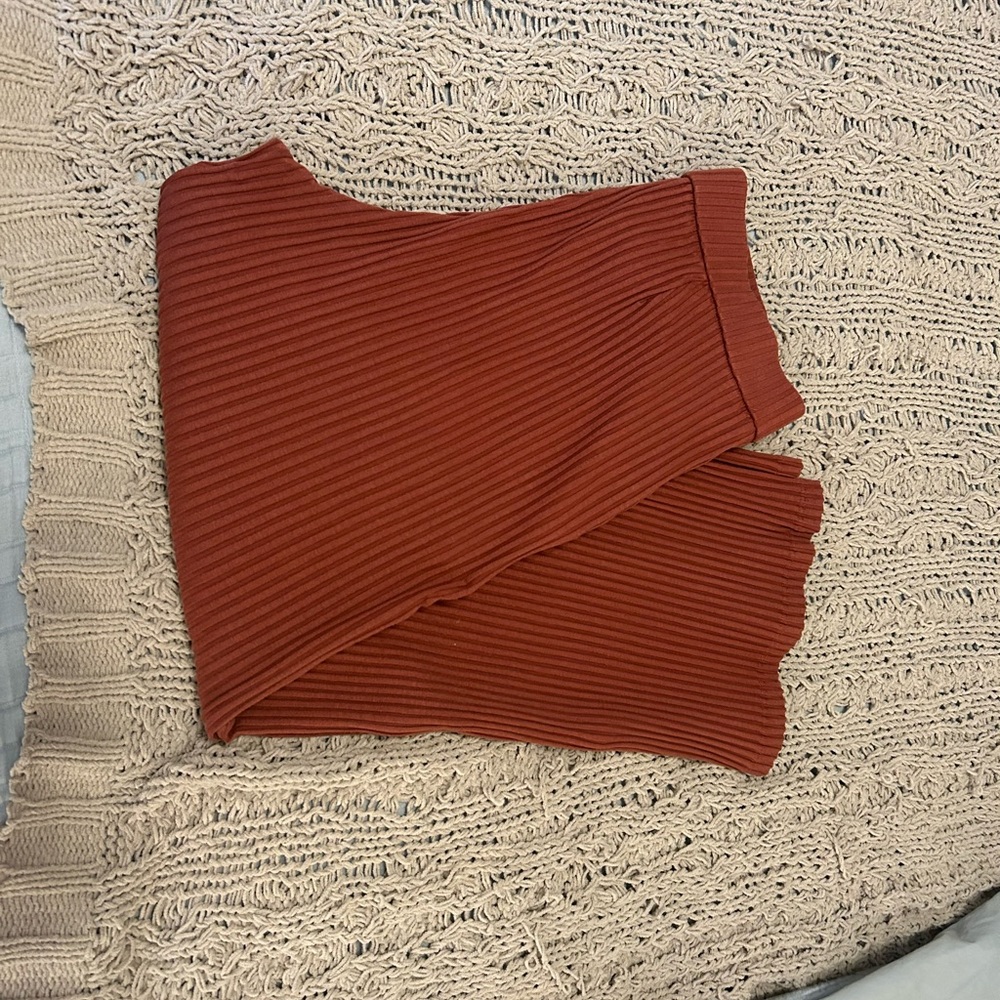 Eileen Fisher Ribbed Cropped Rustic Red Pants - Picture 3 of 4